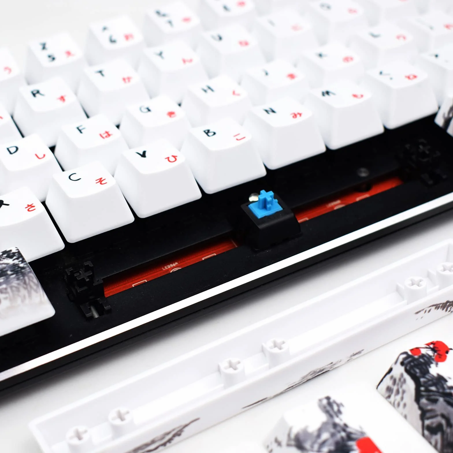 MOLGRIA Tastenkappen 71 Set für Gaming mechanische Tastatur, benutzerdefinierte PBT OEM Profile Tastenkappen japanische Schriftart für Cherry MX 71/61 60% Tastatur (Pflaumenblüte)