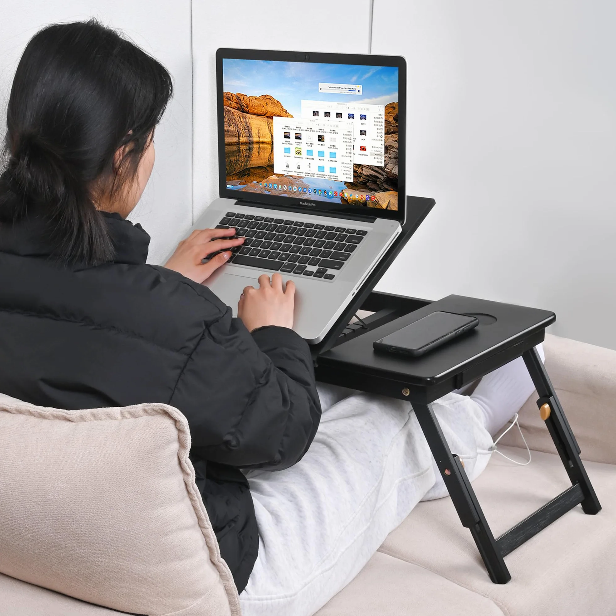 VASMIA Bambus Laptoptisch für Bett und Couch, Klapptisch, Frühstück Servierbach mit Klappbeinen, Höhenverstellbar, Bettregal, zusammenklappbar,schwarz