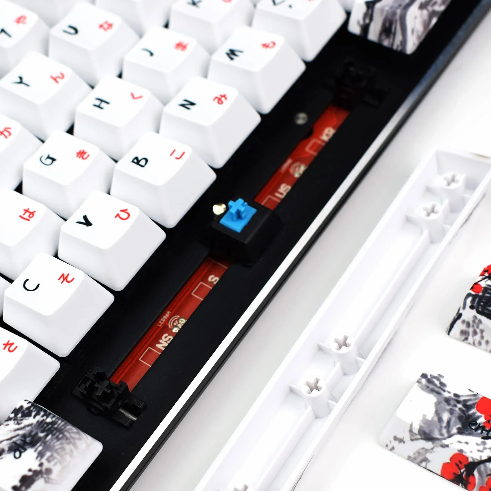MOLGRIA Tastenkappen 71 Set für Gaming mechanische Tastatur, benutzerdefinierte PBT OEM Profile Tastenkappen japanische Schriftart für Cherry MX 71/61 60% Tastatur (Pflaumenblüte)