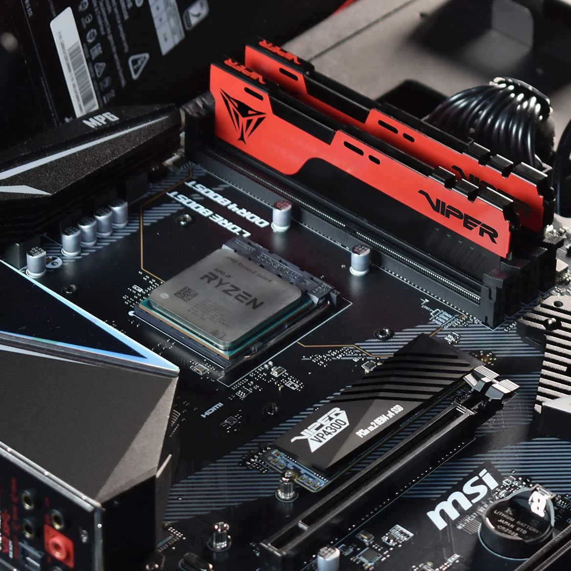 Patriot Memory Viper Elite II DDR4 16GB (2x8GB) 3200MHz Gaming Arbeitsspeicher KIT Schwarz/Rot